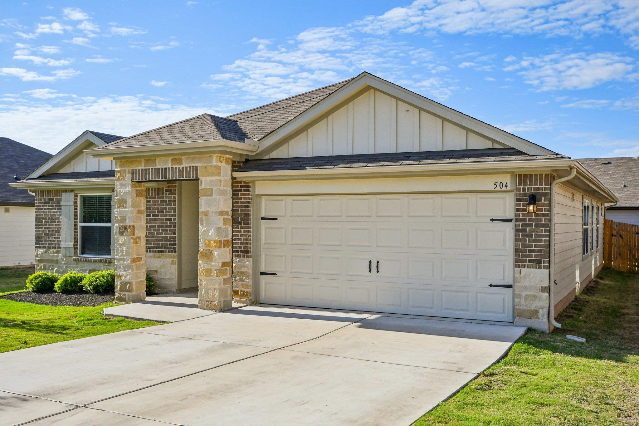 504 Elm Creek DR