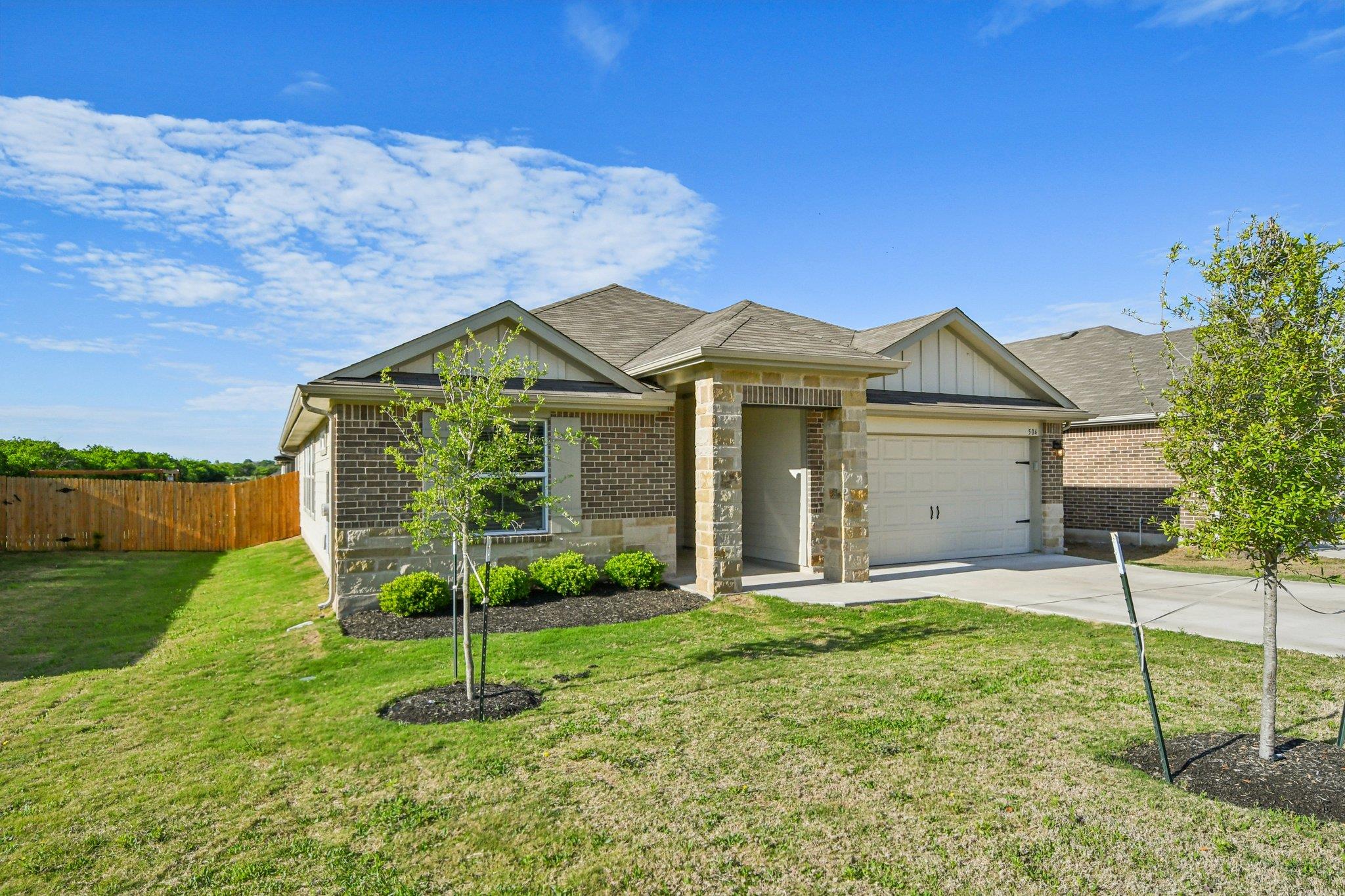 504 Elm Creek DR