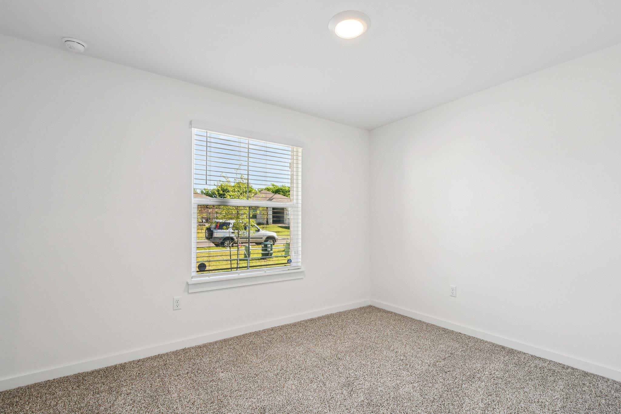 504 Elm Creek DR