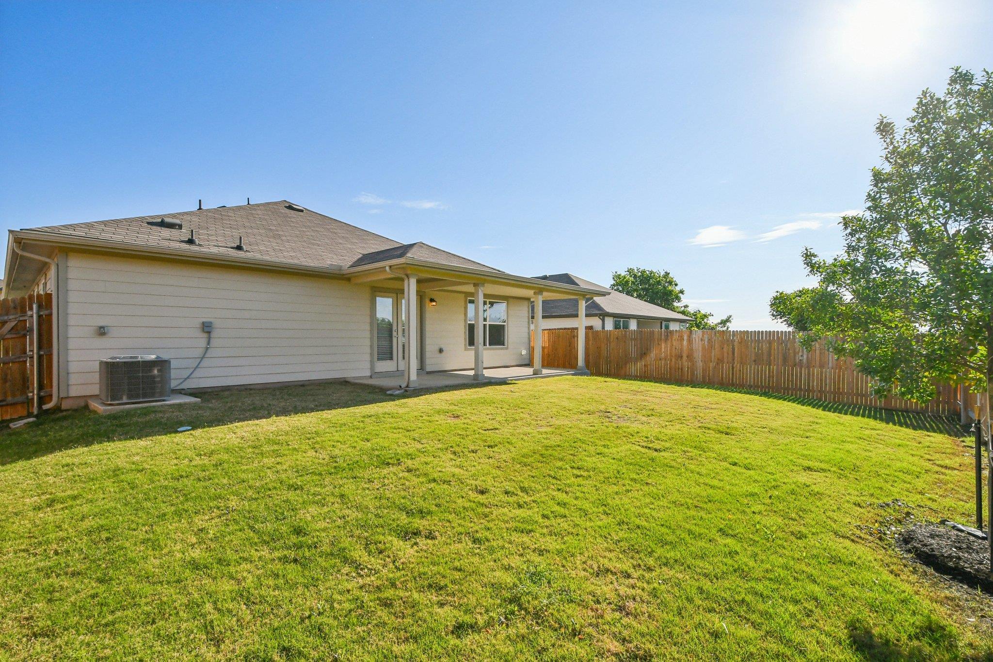 504 Elm Creek DR