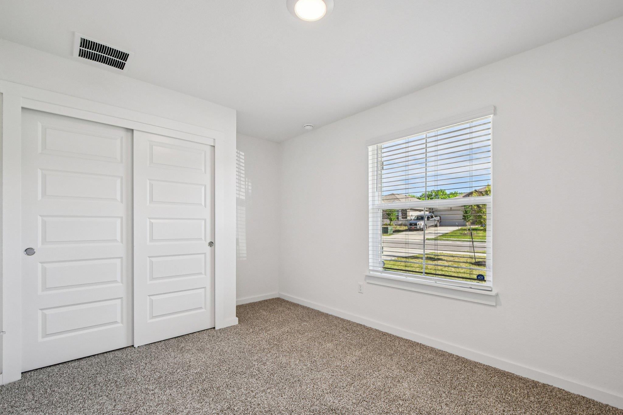 504 Elm Creek DR