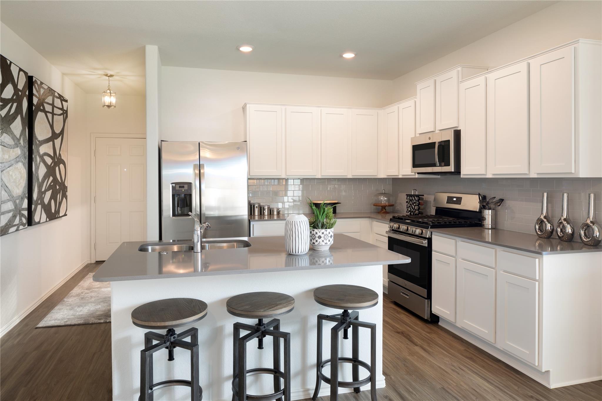 17808 Indigo Bunting LN