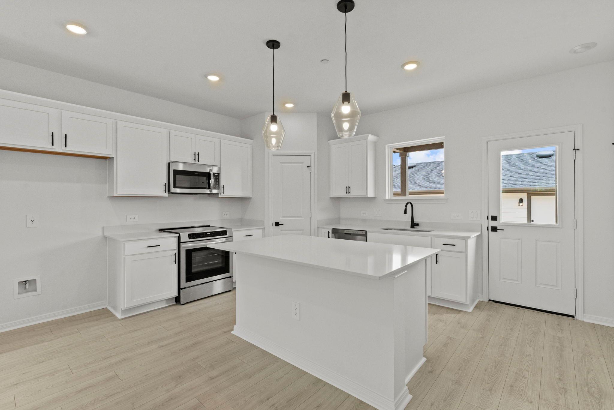 2535 Violet Theo LN