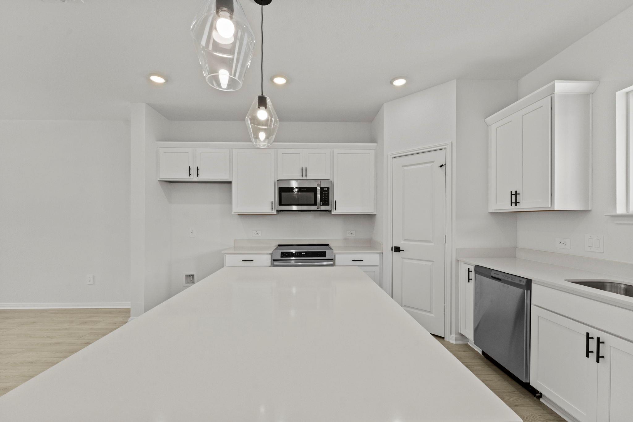 2535 Violet Theo LN