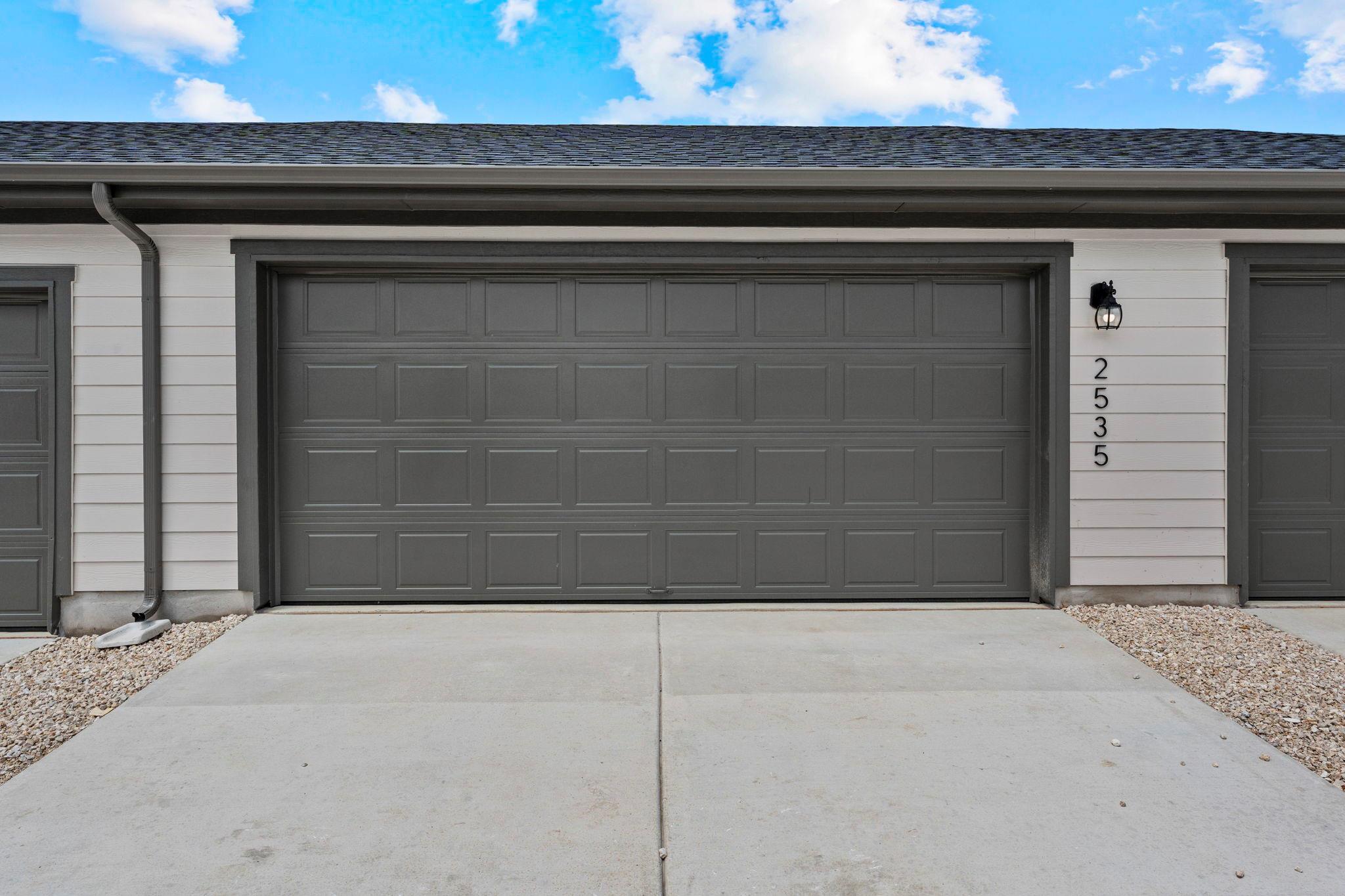 2535 Violet Theo LN