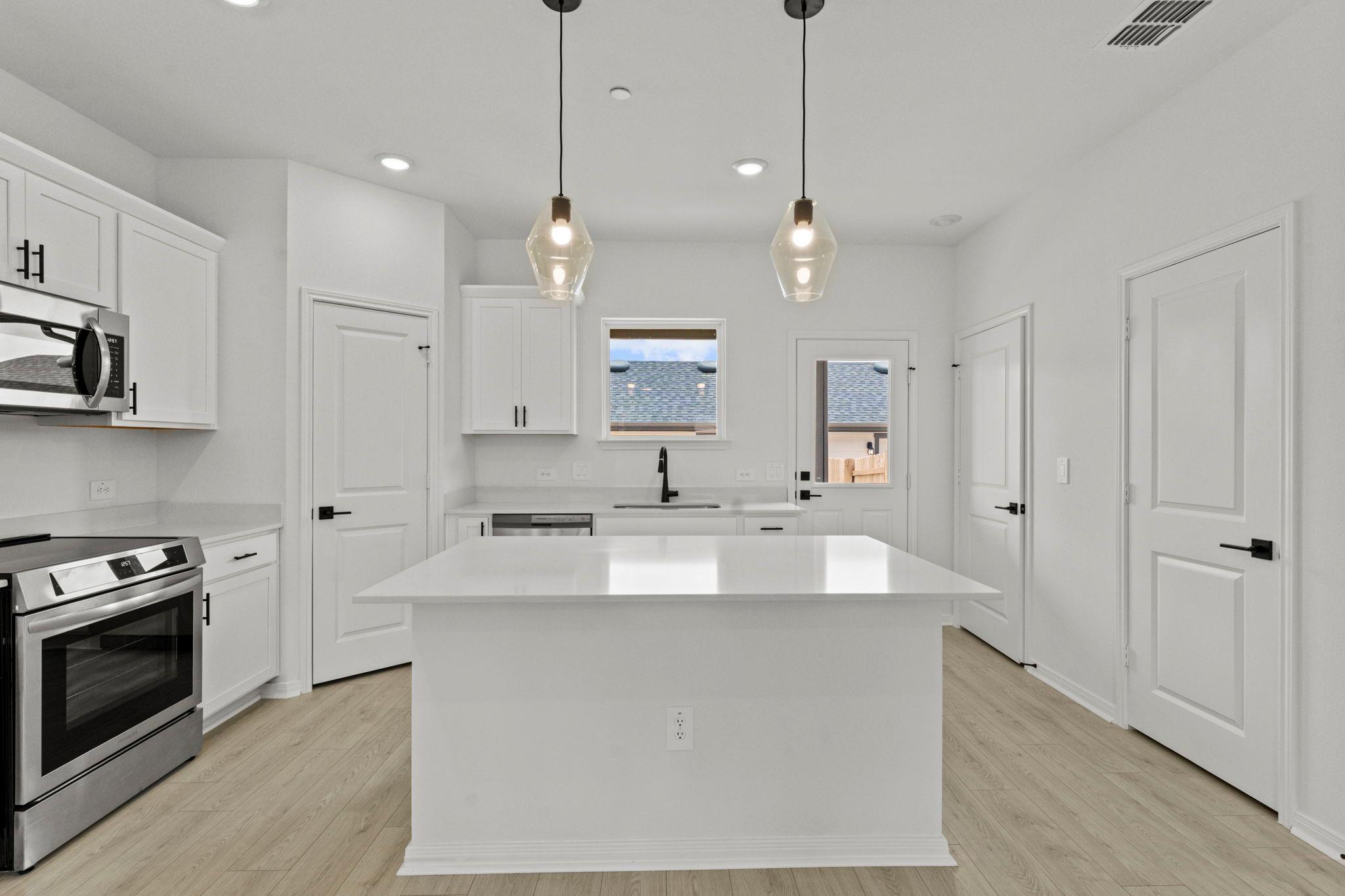 2535 Violet Theo LN