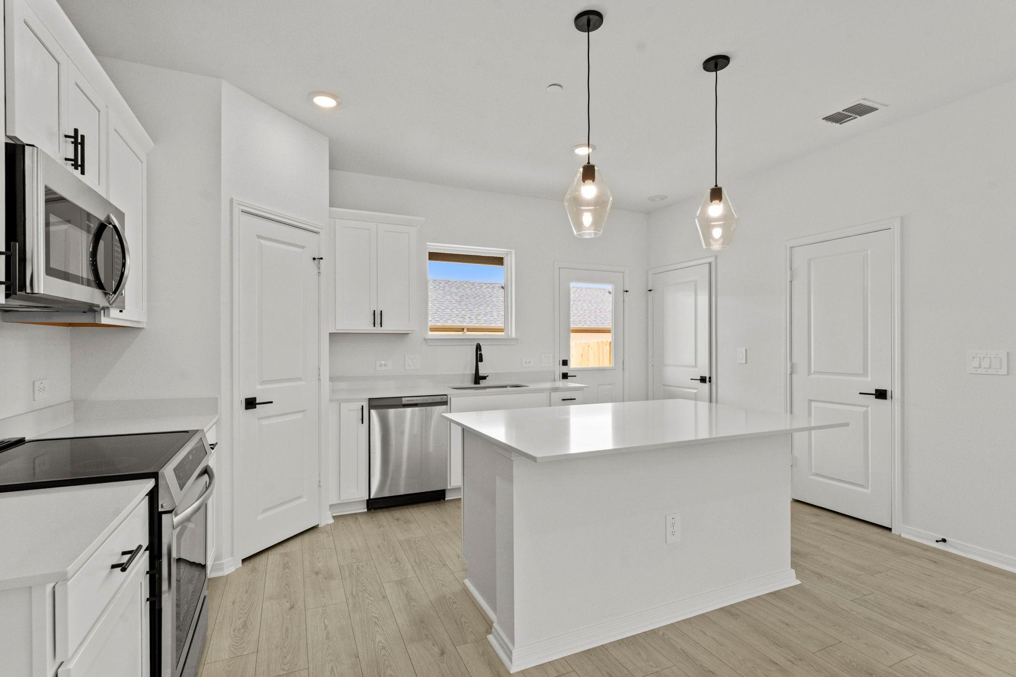 2535 Violet Theo LN
