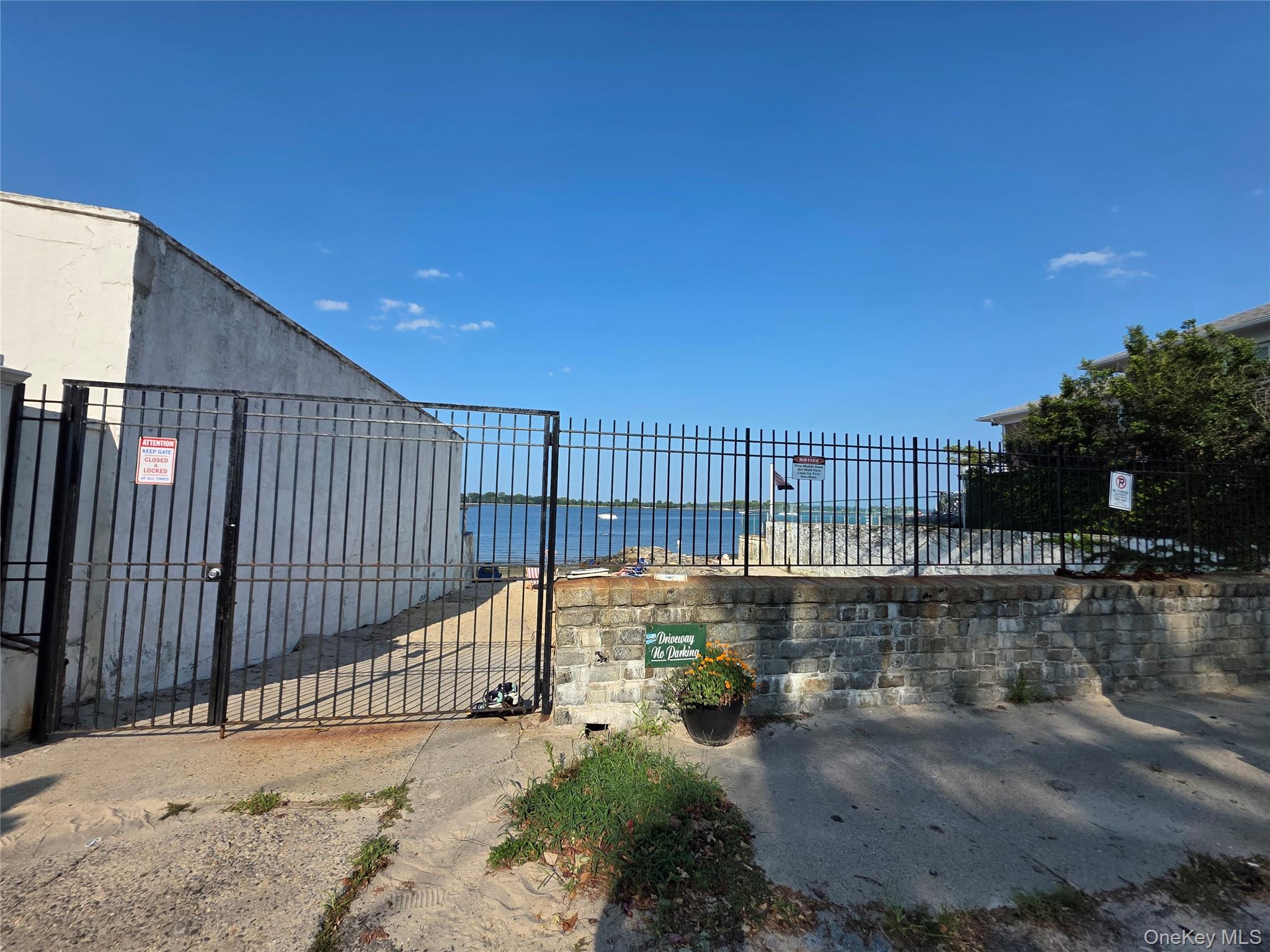 416 Minnieford Avenue