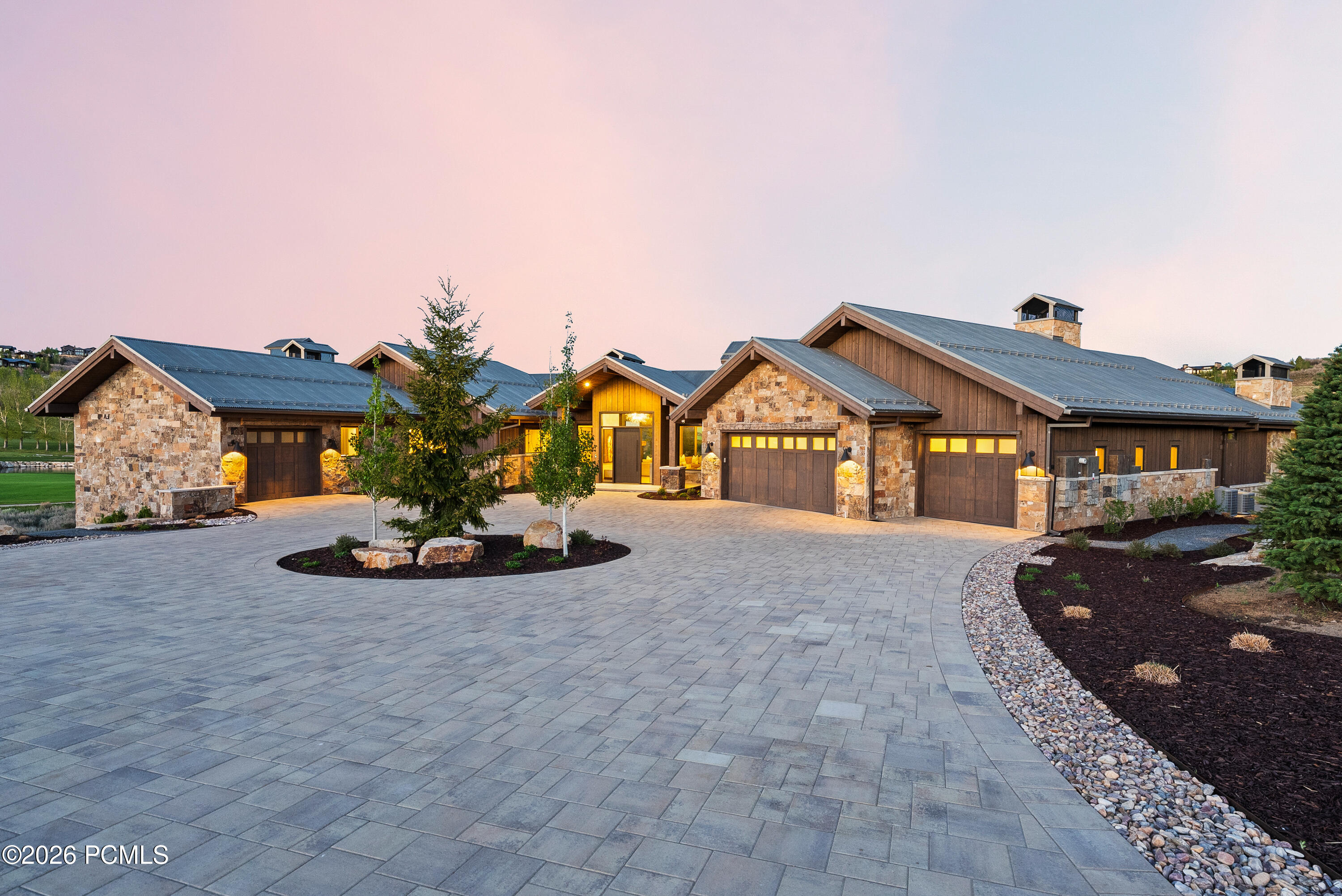 2350 E Slingshot Way