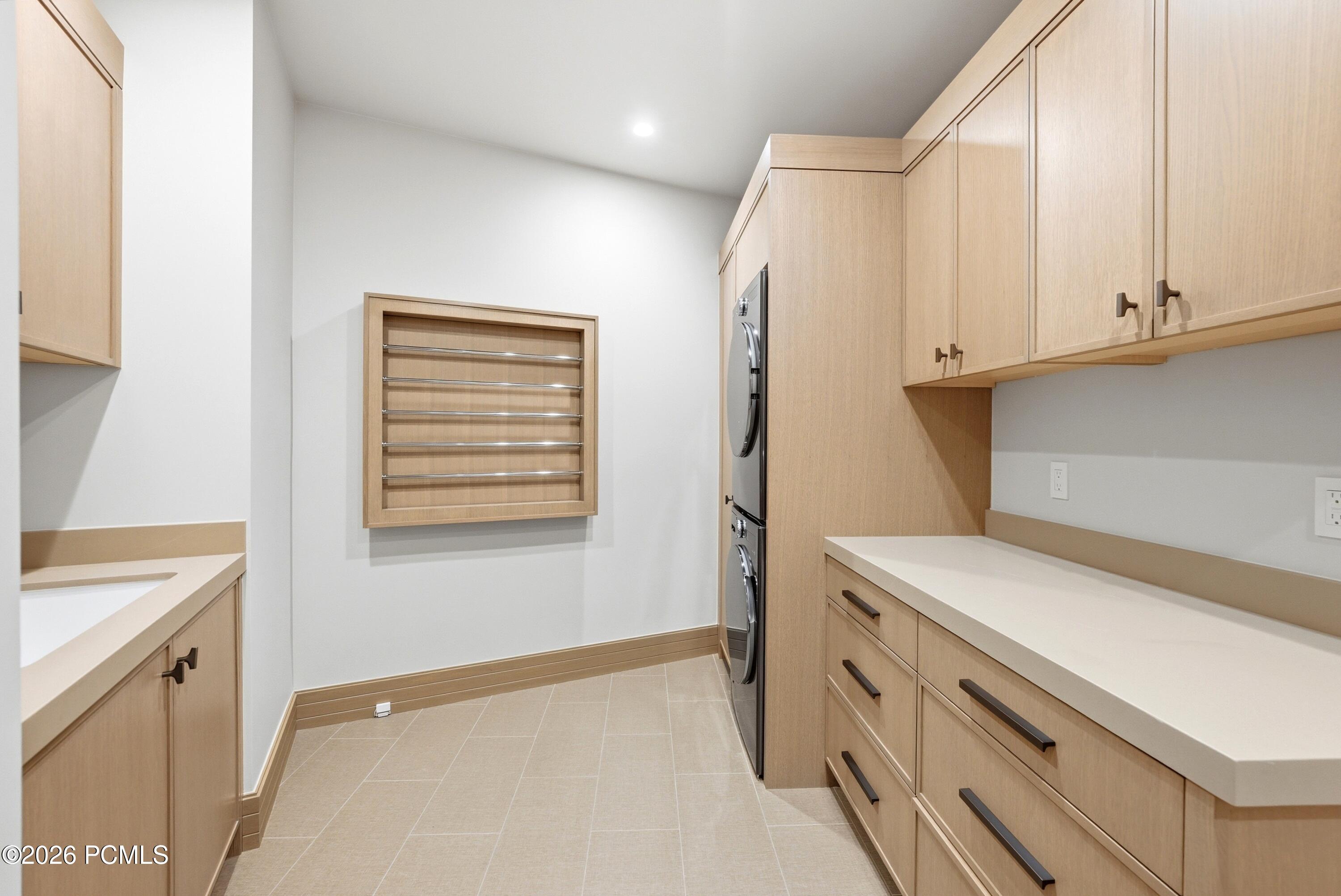 2350 E Slingshot Way