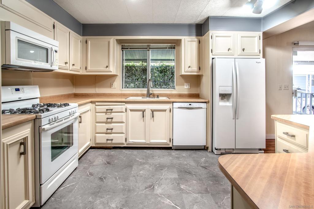 276 N El Camino Real 138