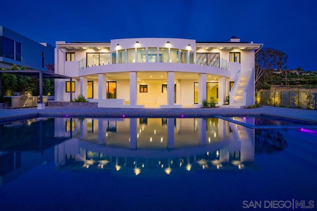 8308 Calle Del Cielo