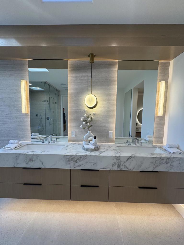 8308 Calle Del Cielo