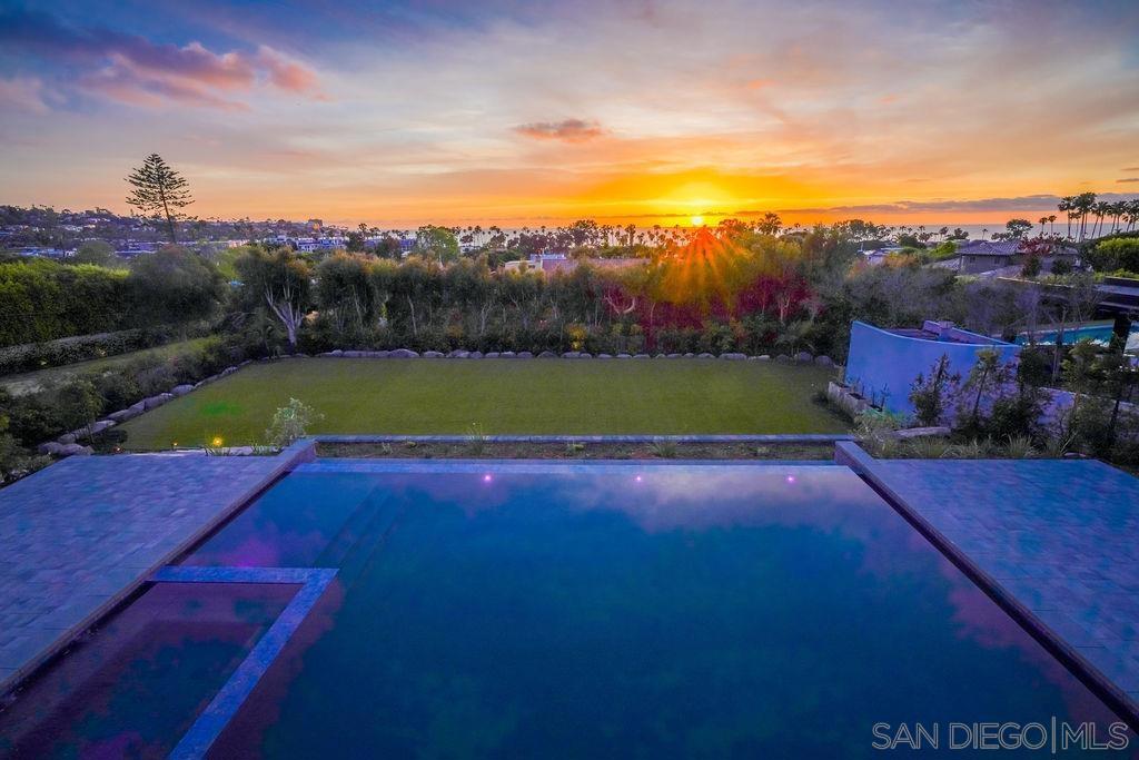 8308 Calle Del Cielo