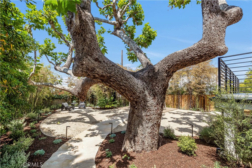 1759 Glenneyre Street