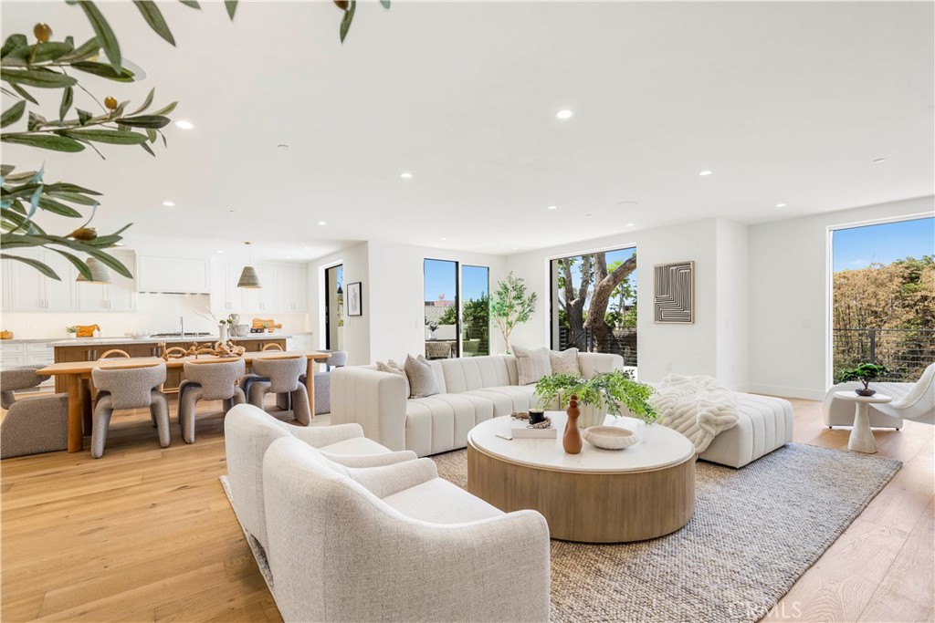 1759 Glenneyre Street