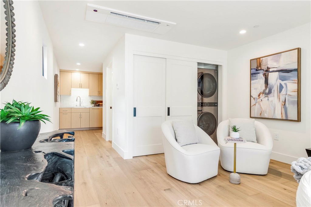 1759 Glenneyre Street