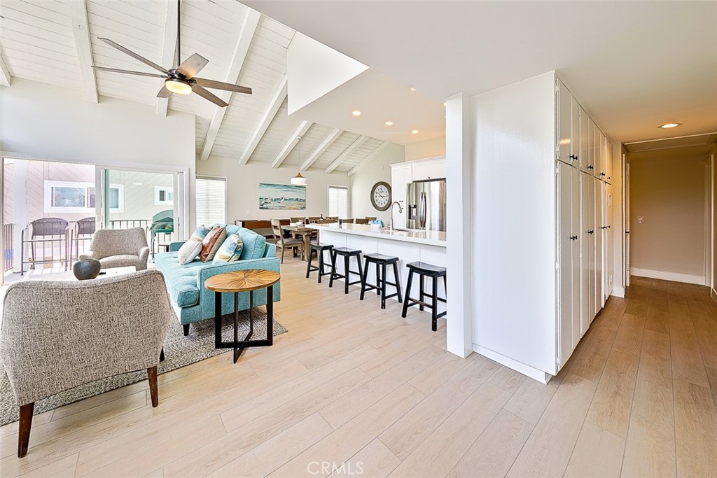 2711 W Balboa Boulevard