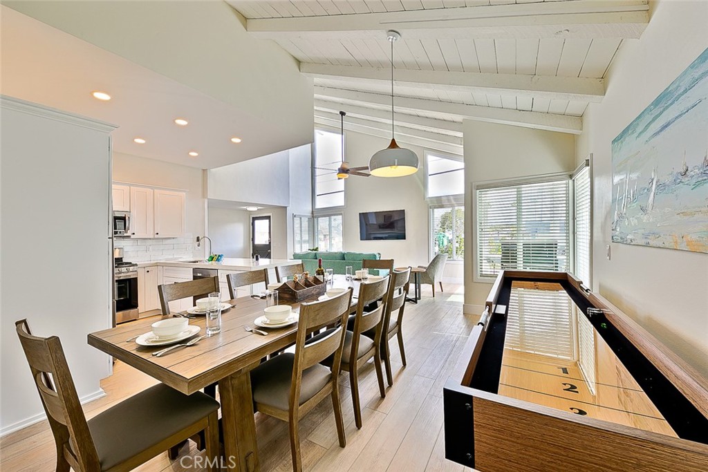 2711 W Balboa Boulevard