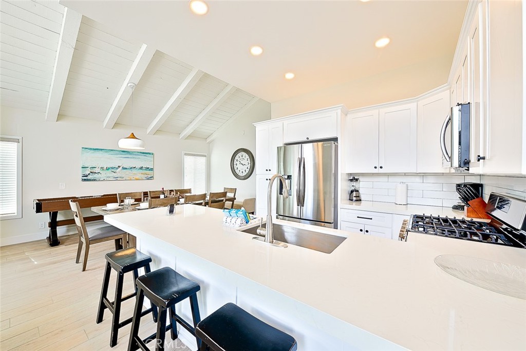 2711 W Balboa Boulevard