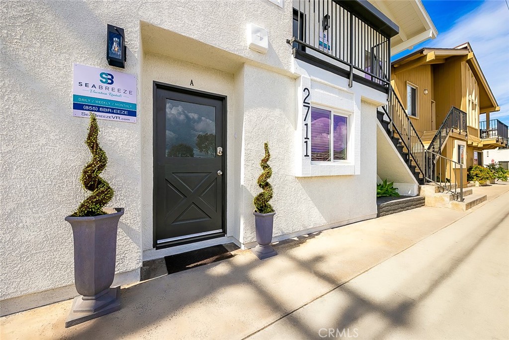 2711 W Balboa Boulevard