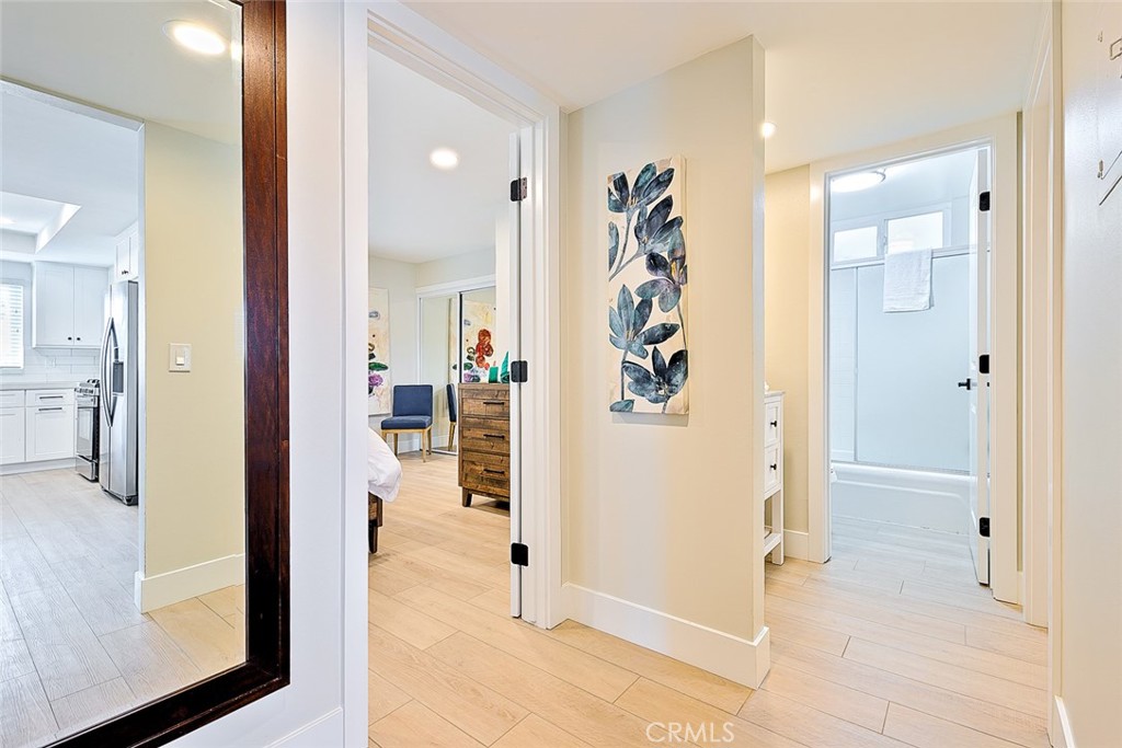 2711 W Balboa Boulevard