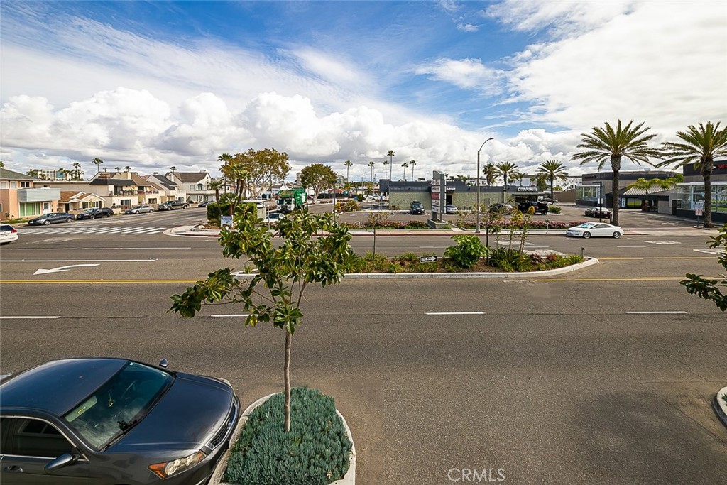 2711 W Balboa Boulevard