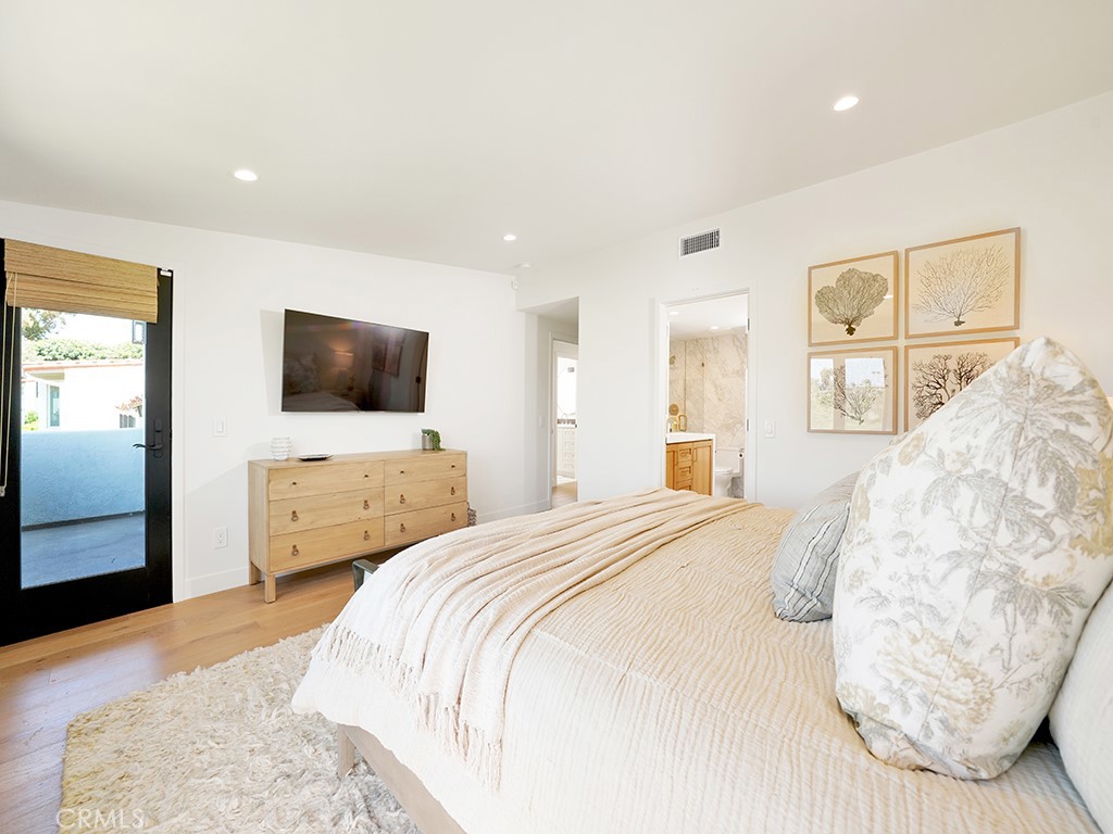 305 Avenida Cerritos