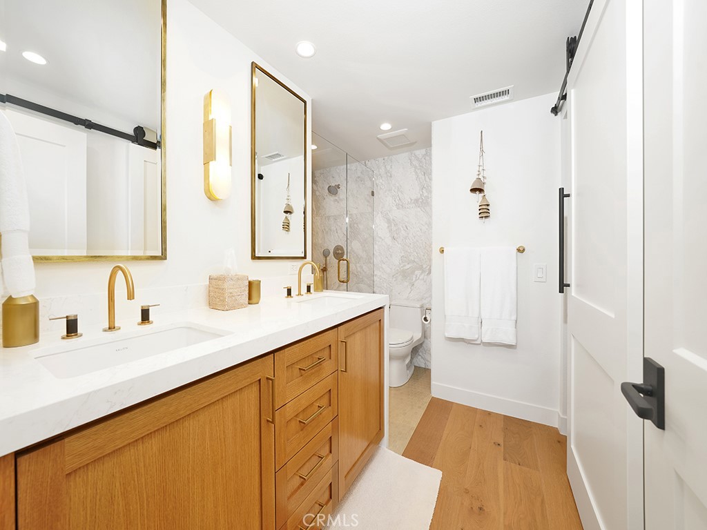 305 Avenida Cerritos