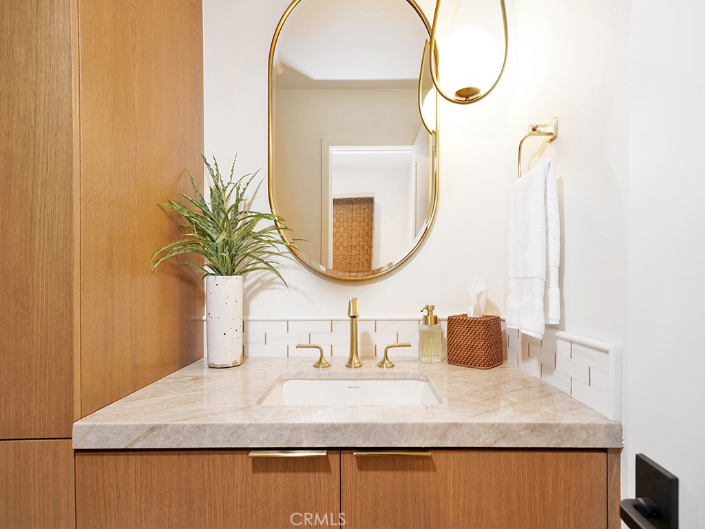 305 Avenida Cerritos