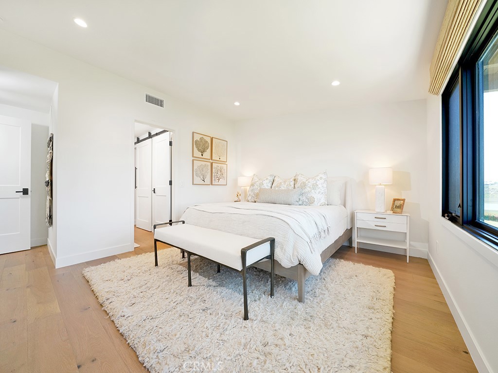 305 Avenida Cerritos