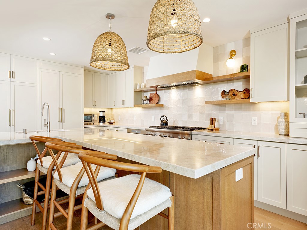 305 Avenida Cerritos