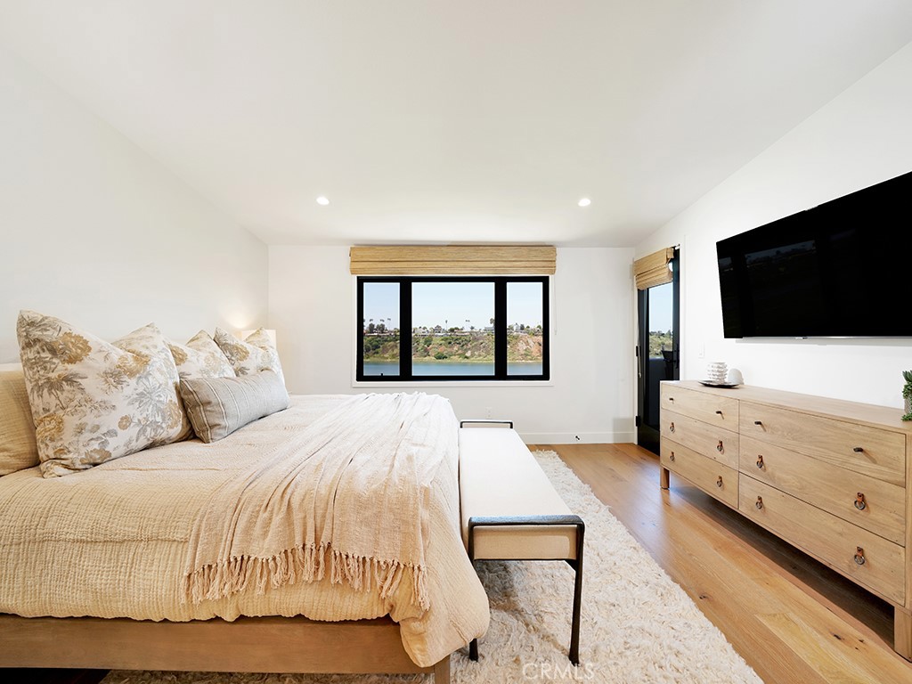 305 Avenida Cerritos