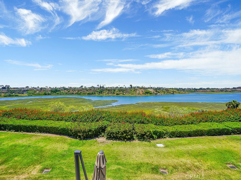 305 Avenida Cerritos