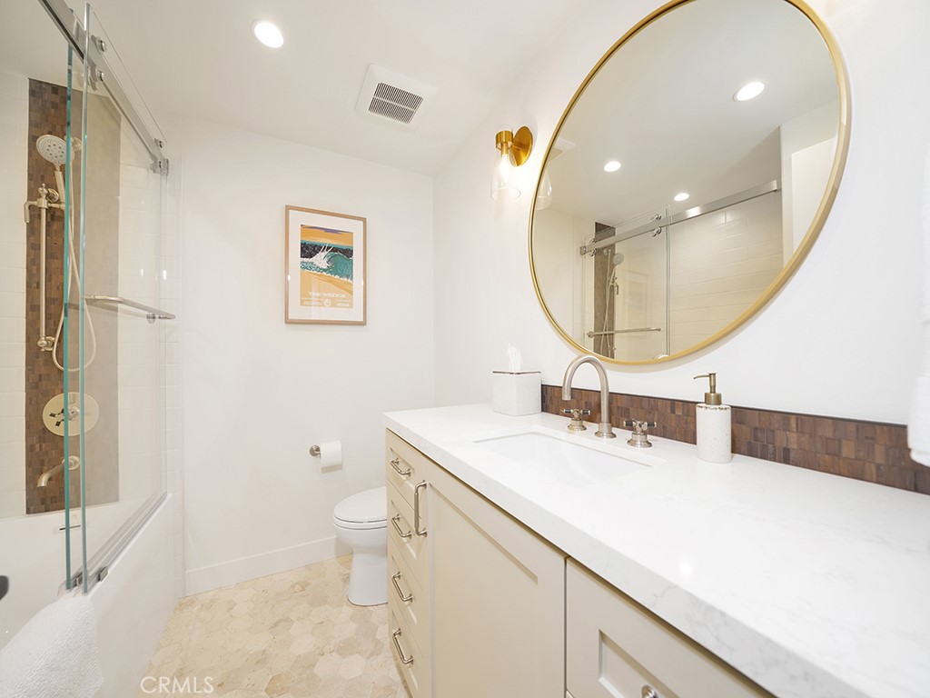 305 Avenida Cerritos