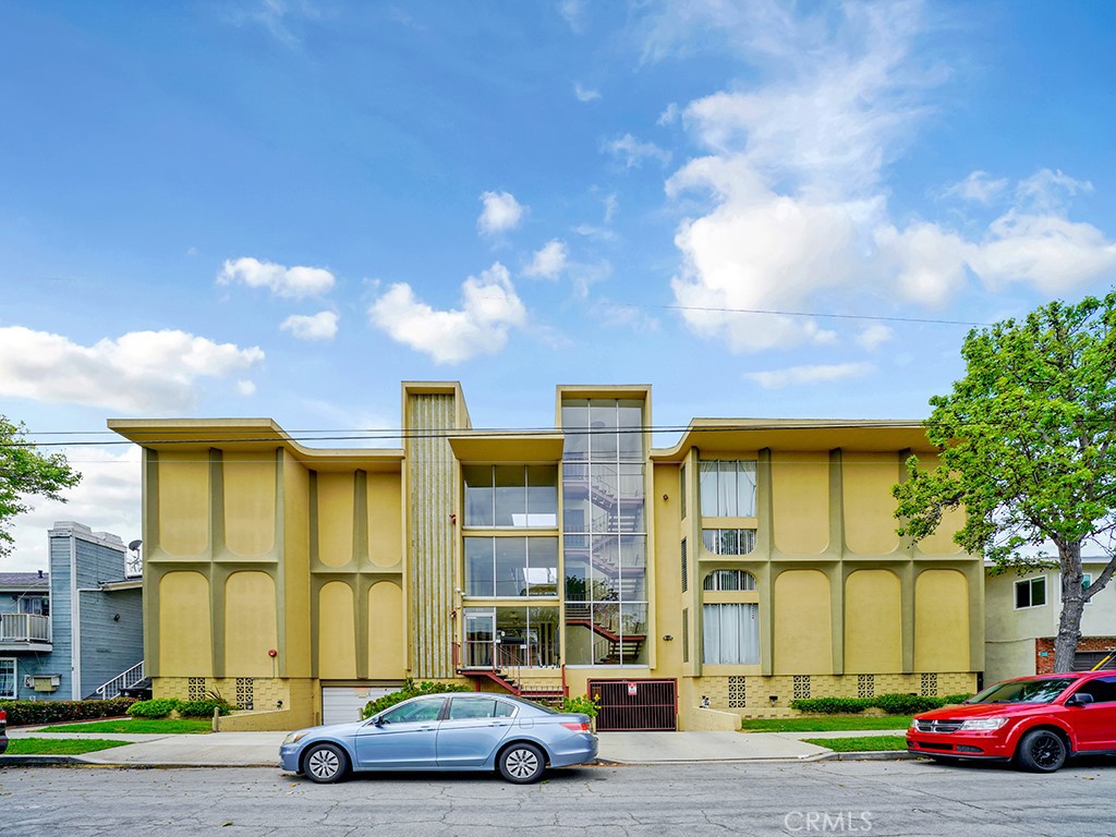 333 Newport Avenue 201