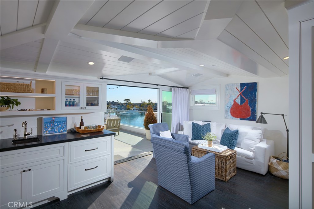 14 Beacon Bay