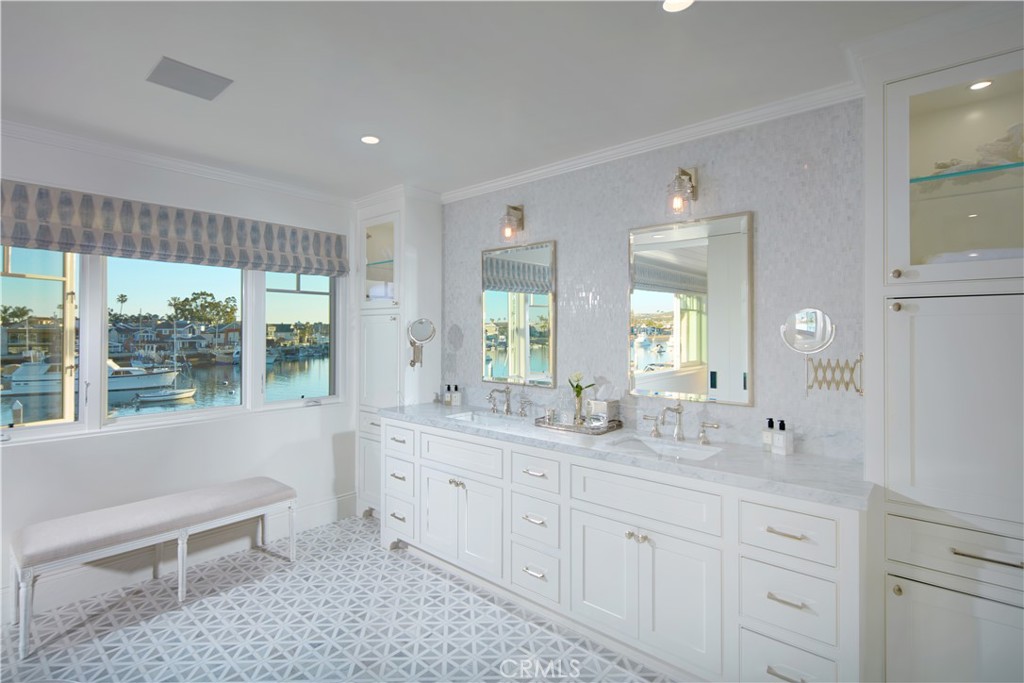 14 Beacon Bay