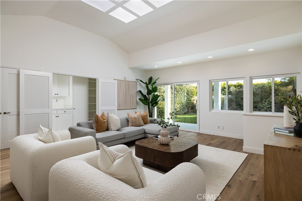 1007 White Sails Way