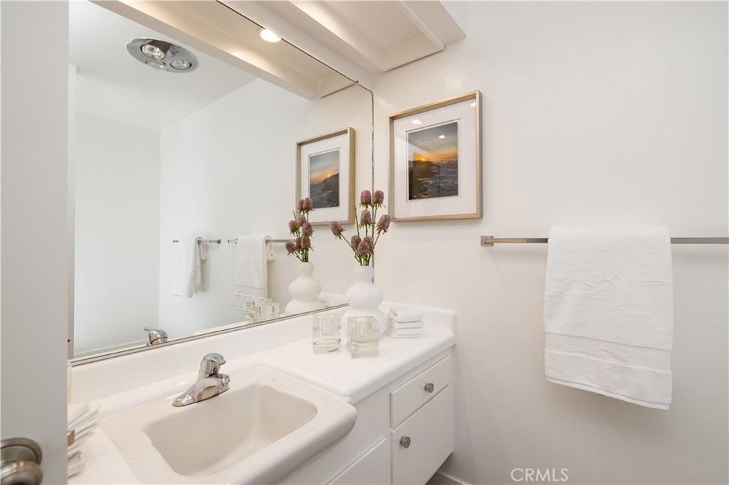 1007 White Sails Way