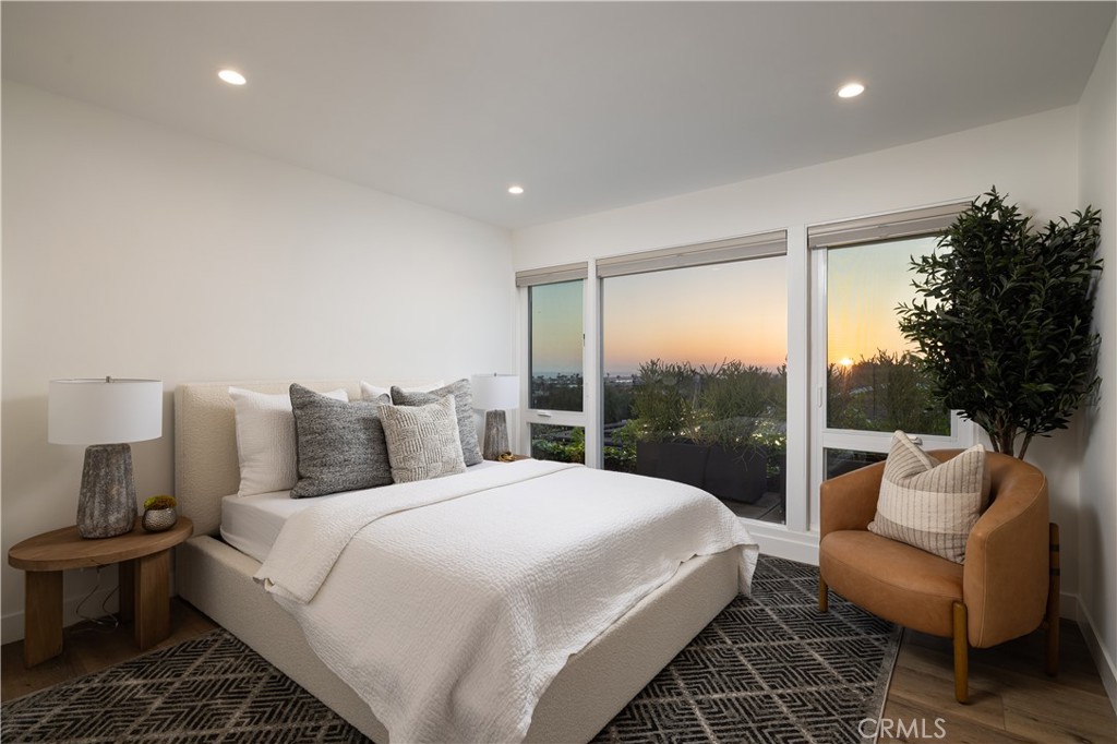 1007 White Sails Way