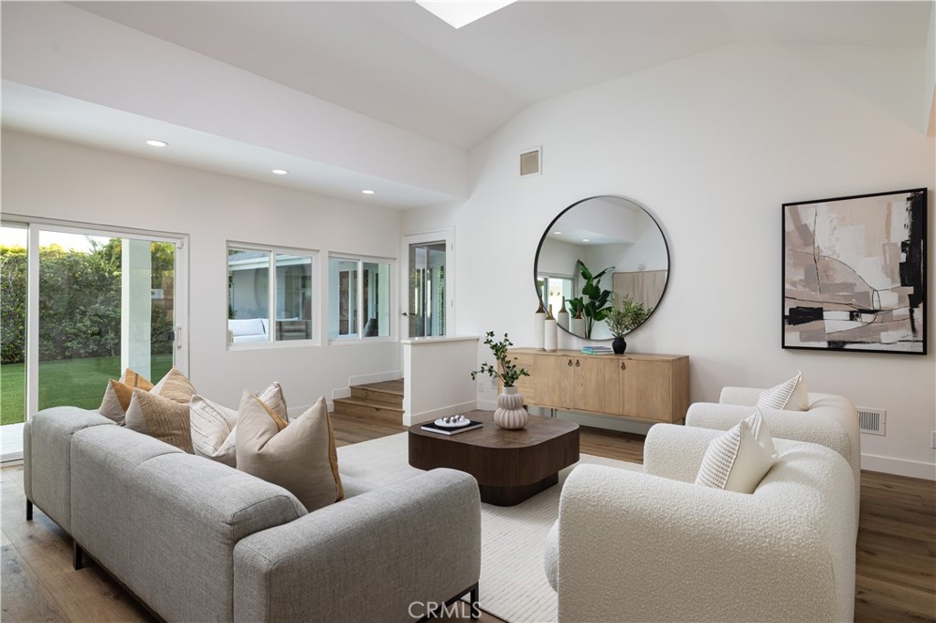 1007 White Sails Way