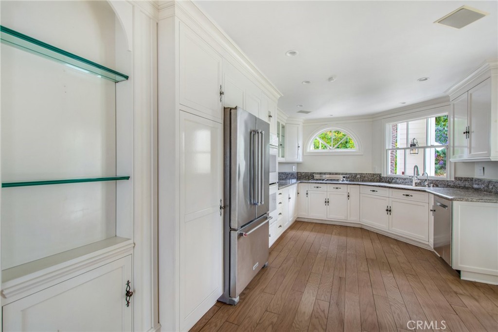2163 Crestview Drive