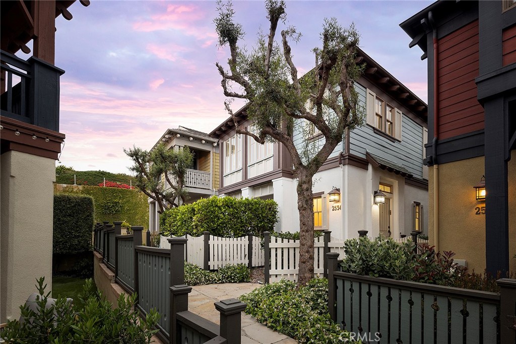 2534 Bungalow Place 87