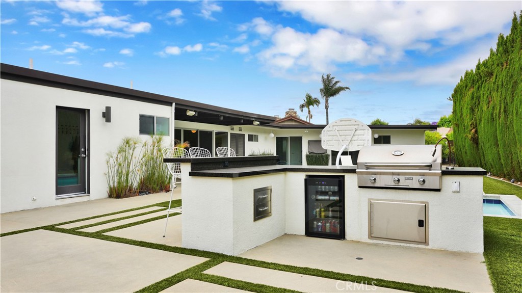 2000 Nautilus Lane