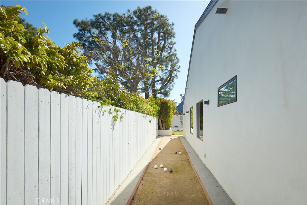 1500 Lincoln Lane