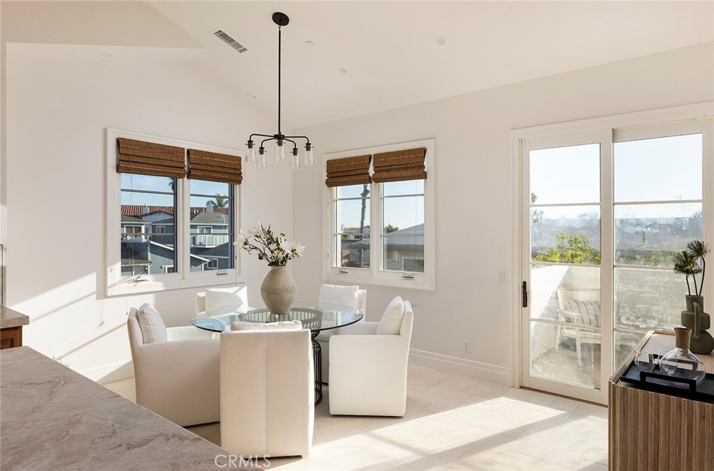 508 Avenida Victoria