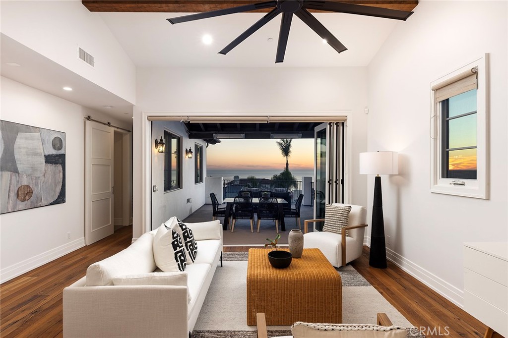 508 Avenida Victoria