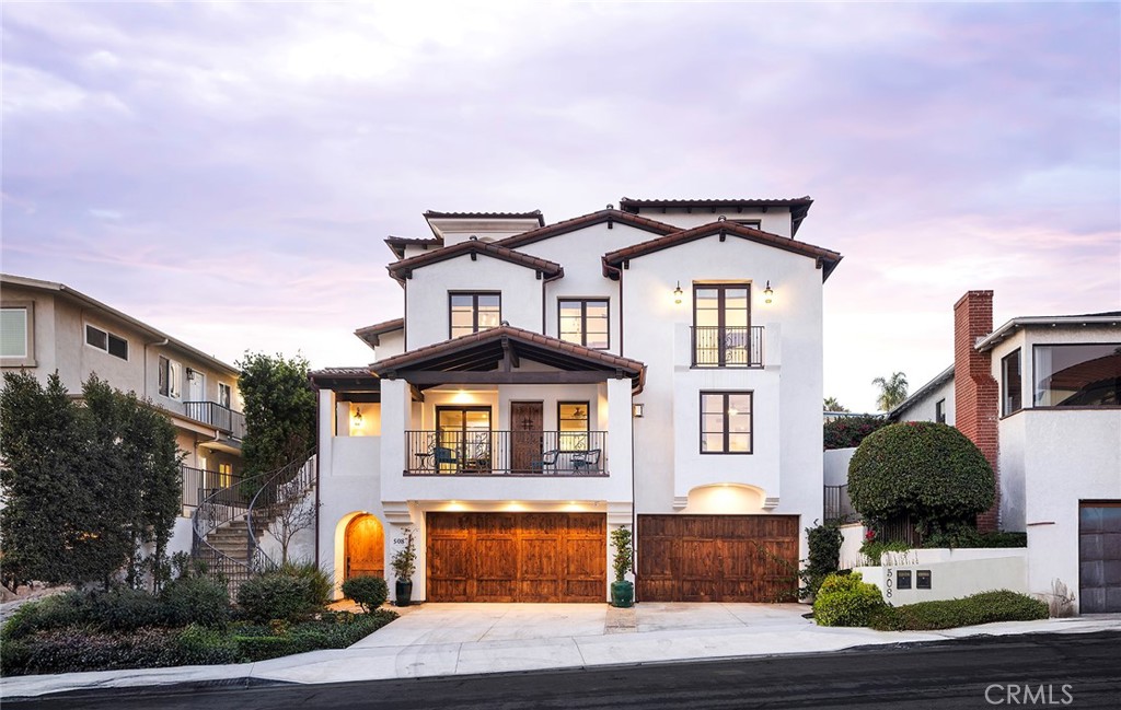 508 Avenida Victoria