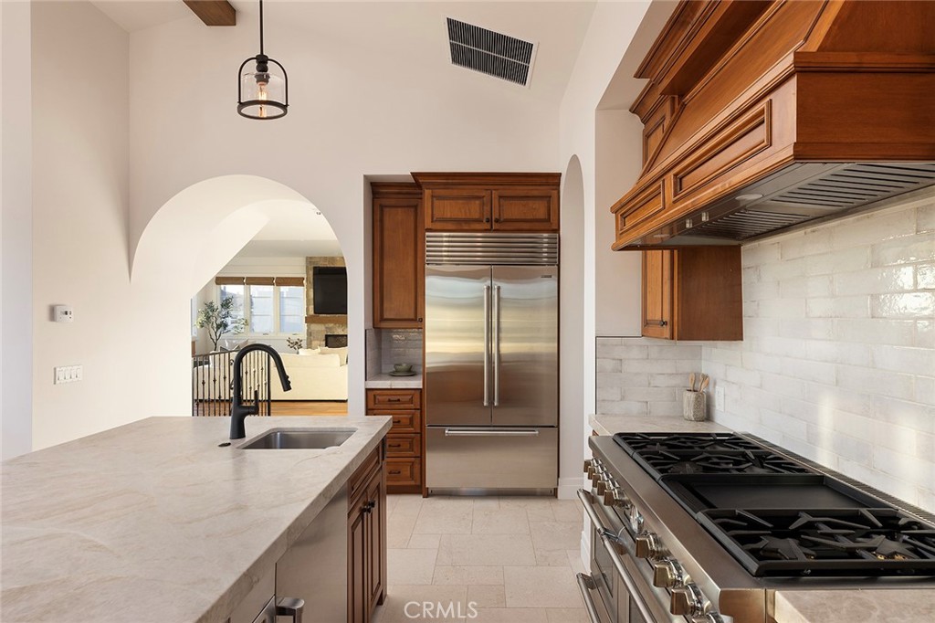 508 Avenida Victoria